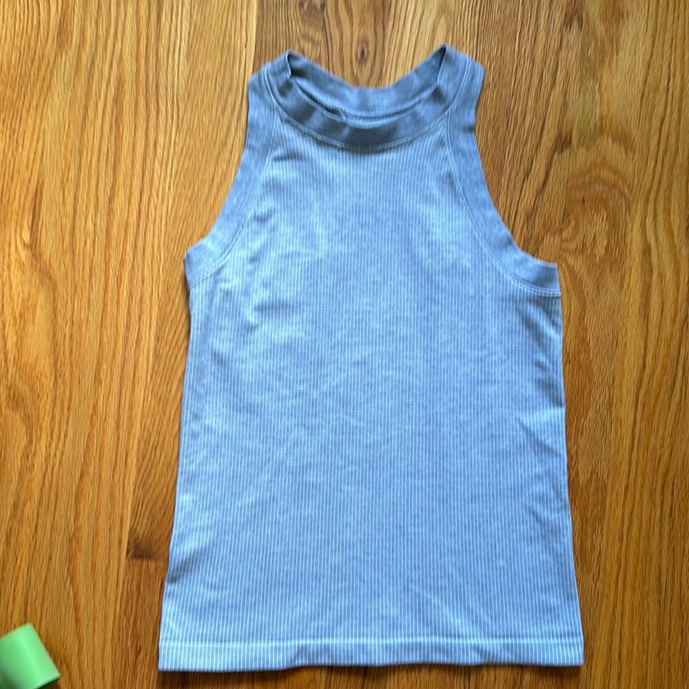 Athleta muscle tank size extra small